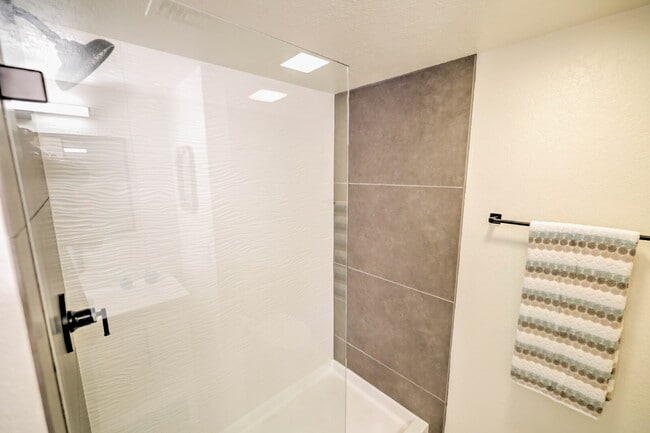 Building Photo - FALL SPECIAL—NOW $1,695 PER MONTH!