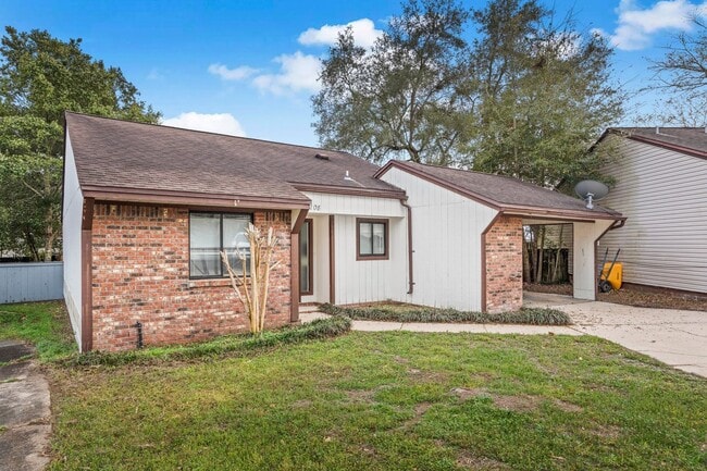 Building Photo - IDEAL LOCATION!