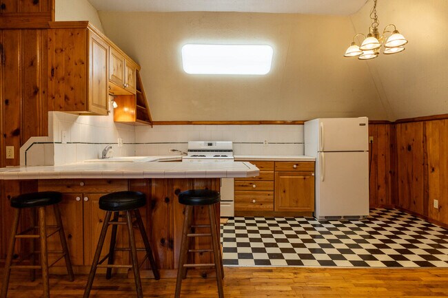 Building Photo - Mill St