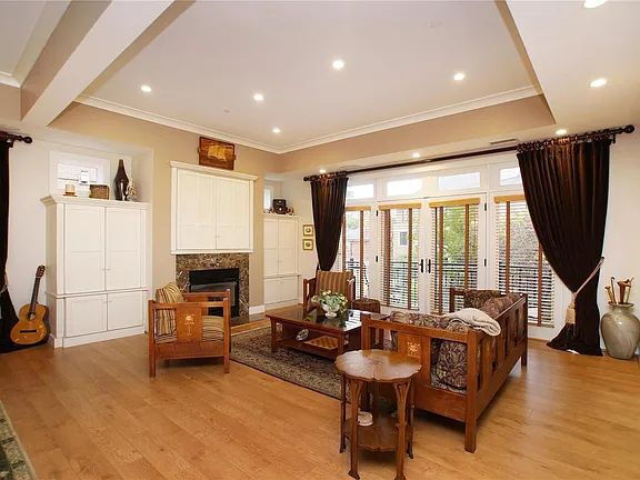 Building Photo - "Luxurious Living Awaits: Spacious 2-Bed, 3-Bath Apartment in Prime Clayton Location!"