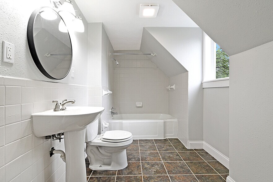 Building Photo - 32584 River Vista Ln