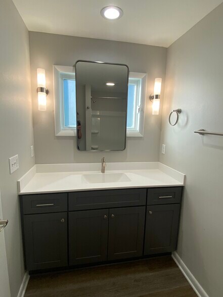 Primary Bath - 144 Main St