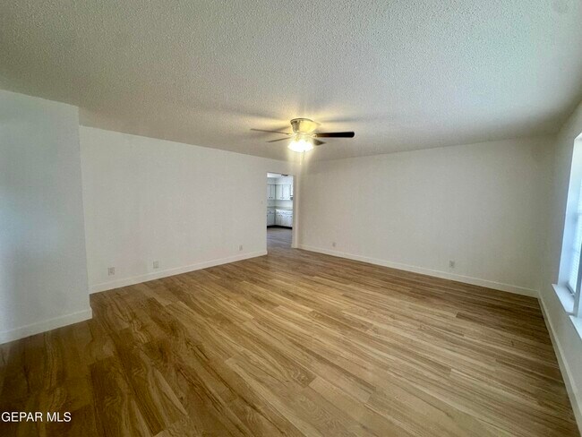 Building Photo - 4128 Perth Dr