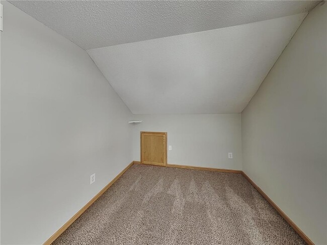 Building Photo - 123 4th Ave E