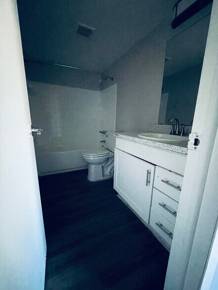 Building Photo - 13214 Bunn Cir