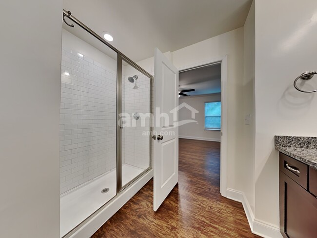 Building Photo - 203 McBee Pl