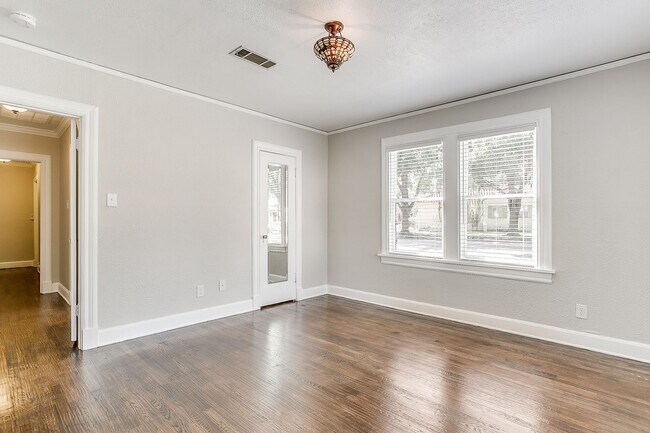 Building Photo - 3257 Greene Ave