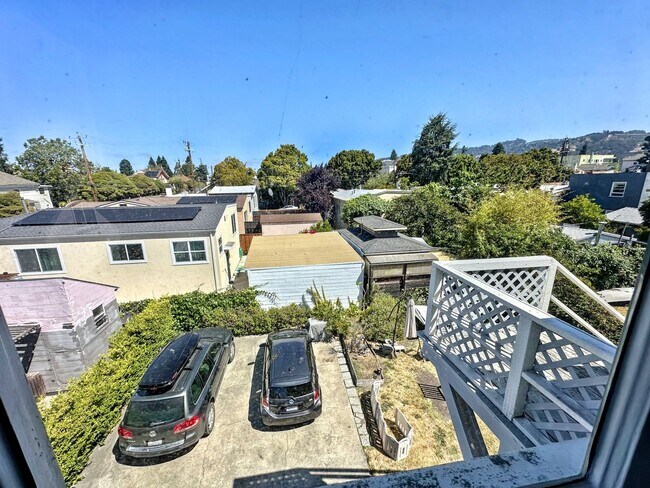 Building Photo - 534 63rd St