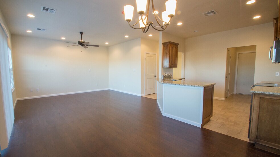 Building Photo - 1616 Ginger Ave