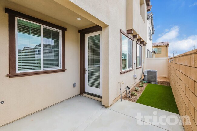 Building Photo - 28097 Cookhouse Ln