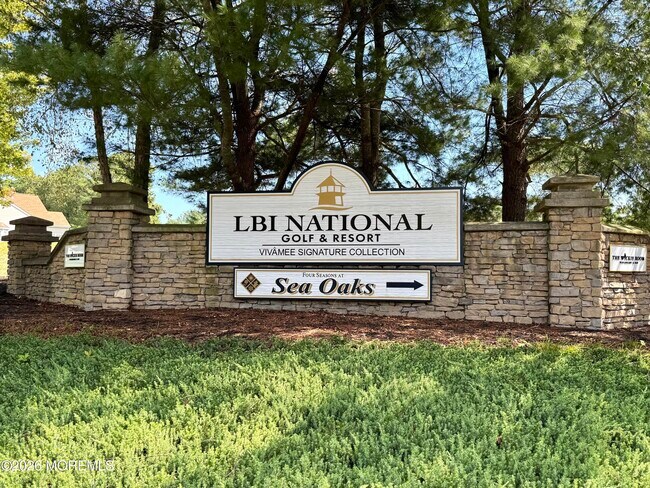 Building Photo - 105 Golf View Dr