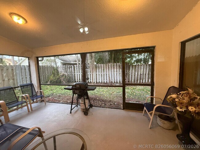 Building Photo - 13025 Meadowbreeze Dr