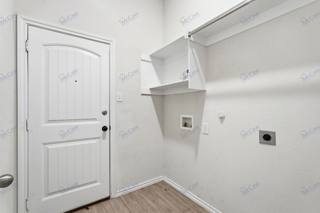 Building Photo - 422 Greenhaven Dr