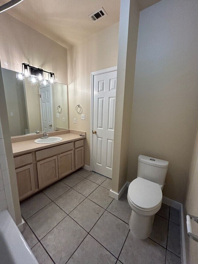 Building Photo - 8710 Weiser Dr