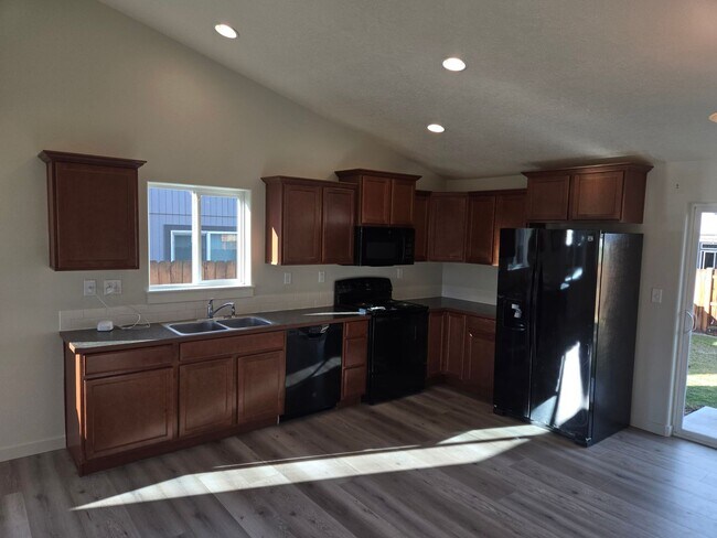 Building Photo - Charming home in NE Redmond