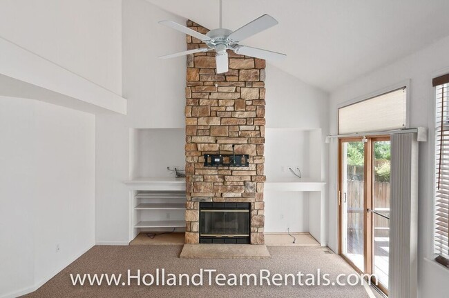 Building Photo - Large Home in Stonegate!