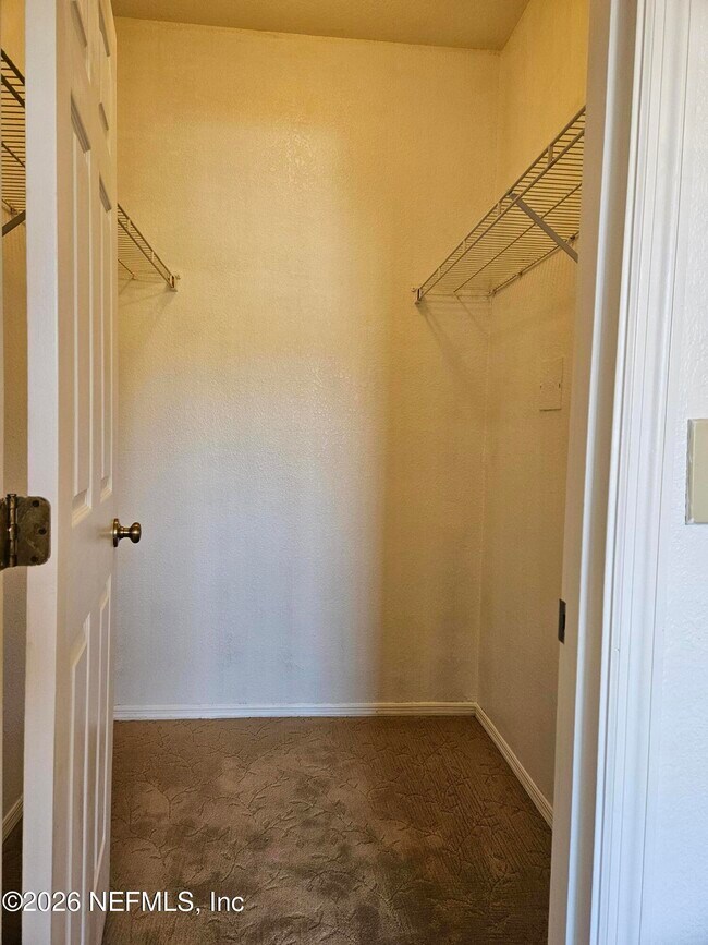 Building Photo - 13810 Sutton Park Dr N