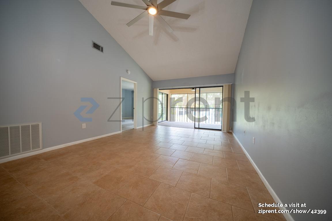 Building Photo - 4817 Winslow Beacon