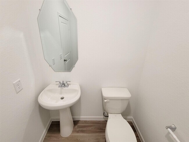 Building Photo - 1325 Grass Bnd Dr