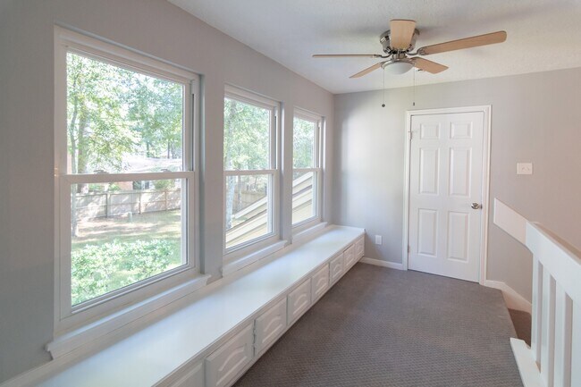 Building Photo - 10 Coralvine Ct