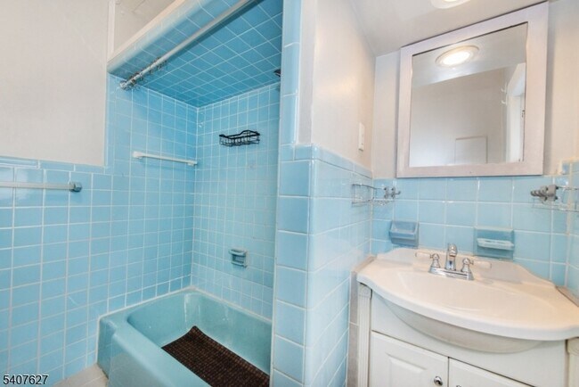 Building Photo - 106 Sadler Rd