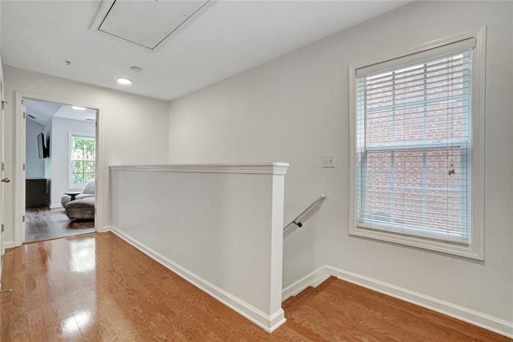 Building Photo - 702 Surrey Park Pl SE