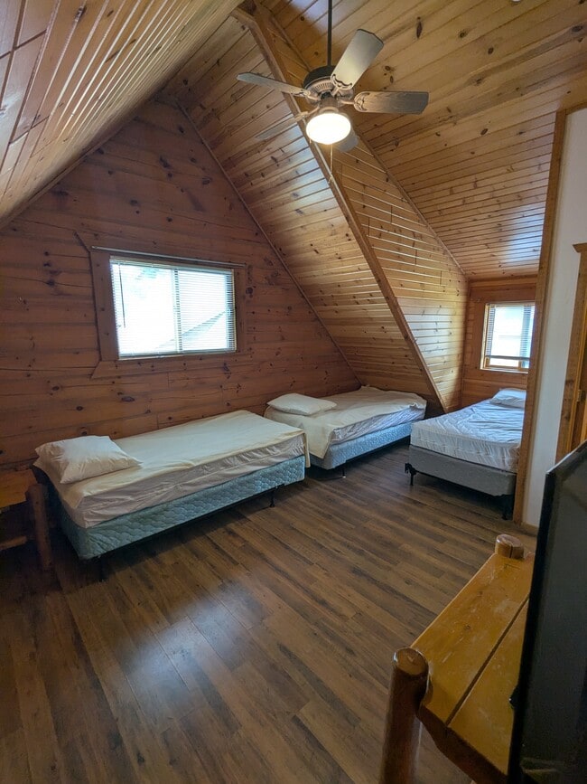 Building Photo - 721 Skatepark Court