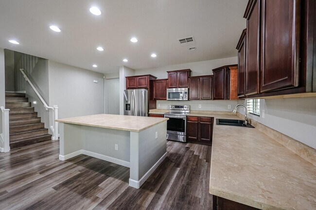 Building Photo - 16982 W Rio Vista Ln