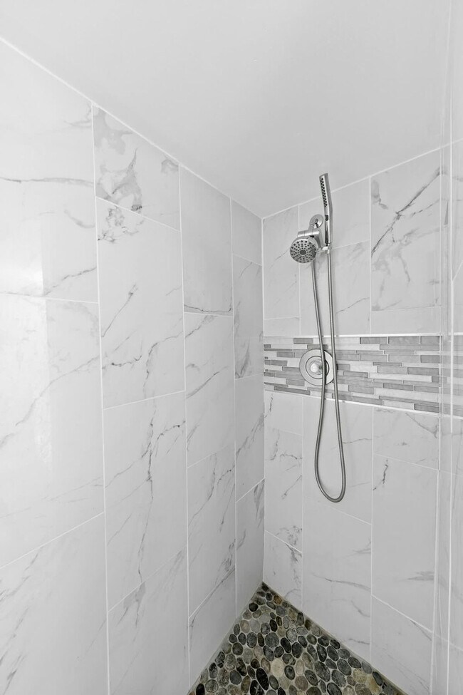 Building Photo - 500 Fillmore Ave