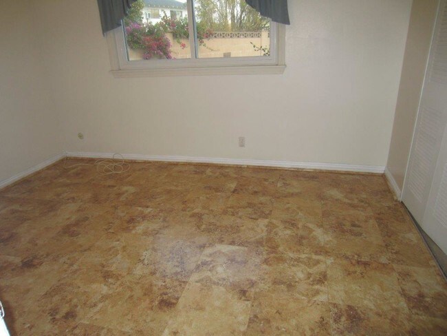 Building Photo - 2284 Athens Ave