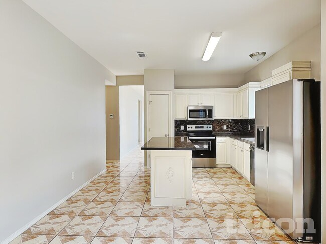 Building Photo - 7112 Avington Way