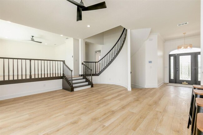Building Photo - 4 Paradise Ln