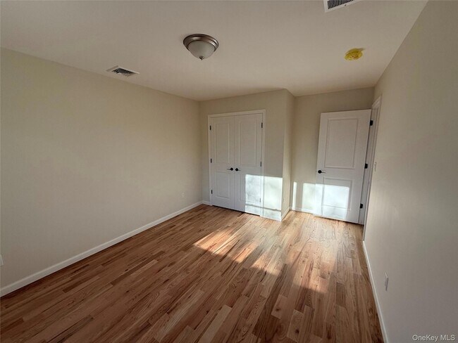 Building Photo - 32 Montgomery St