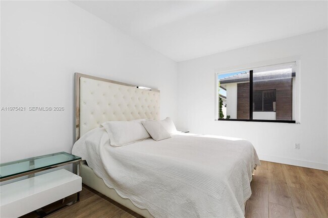 Building Photo - 4301 NW 81st Ct