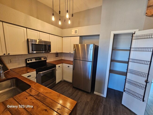 Building Photo - FREE RENT  INTERESTED??  Welcome nearly new, updated single-level patio home