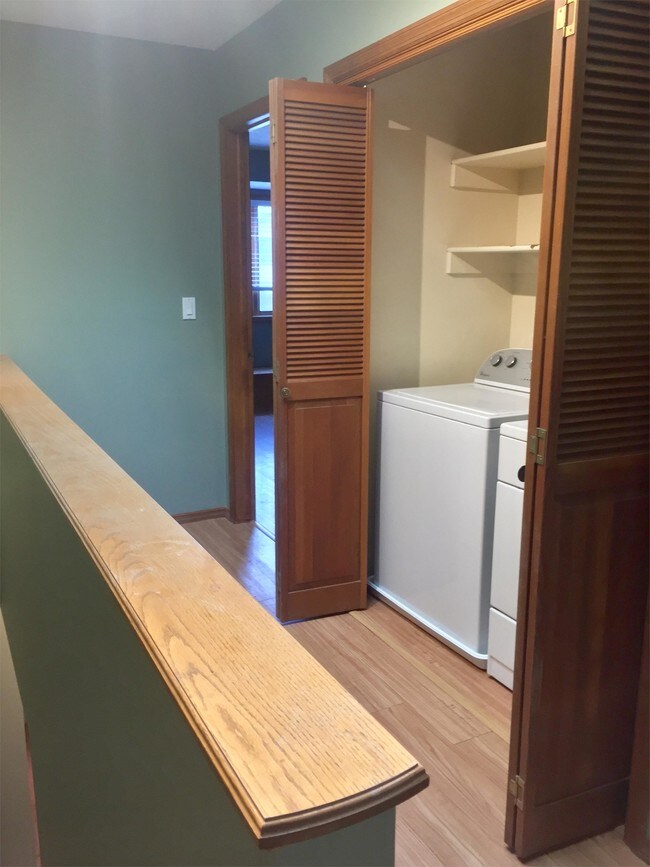 Building Photo - 1711 W Koch St