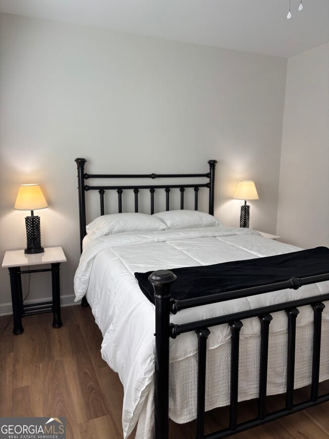 Building Photo - 100 Field Ave