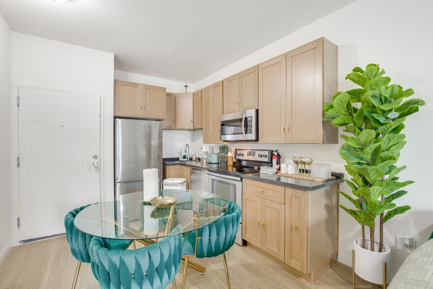 Building Photo - 2658-72 Broadway-SI ID1546258P