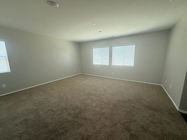 Building Photo - Beautiful Two Story Home, 3 Bedrooms, 2.5 Bathrooms, Solar Panels,
