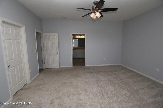 Building Photo - 884 Musgrass Cir