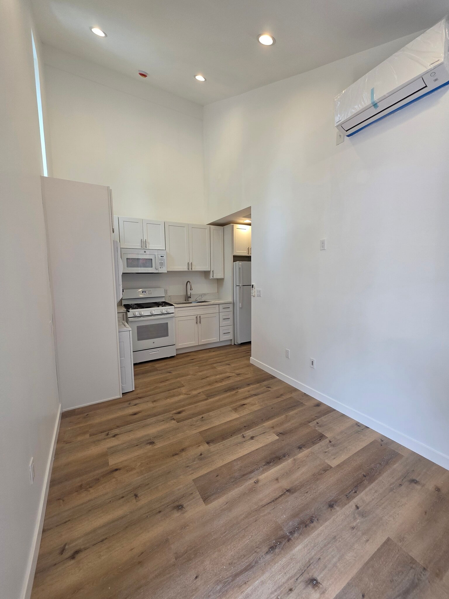 Building Photo - 1012 S Ynez Ave