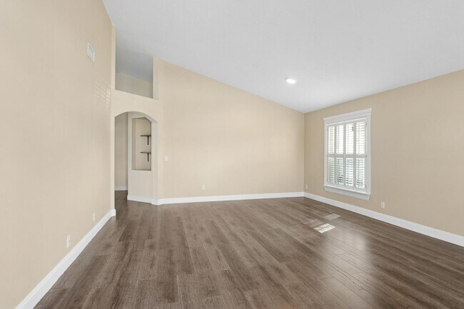 Building Photo - 67 Kingfisher Way