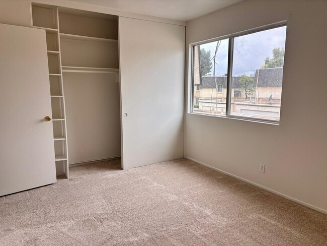 Building Photo - Beautifully updated 2-bedroom, 1.5-bathroom townhome located in the highly desirable Reseda area ...