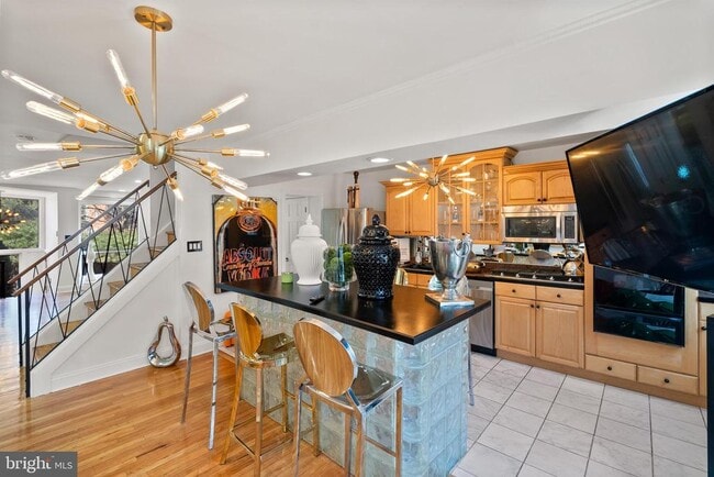 Building Photo - 2737 E Country Club Rd