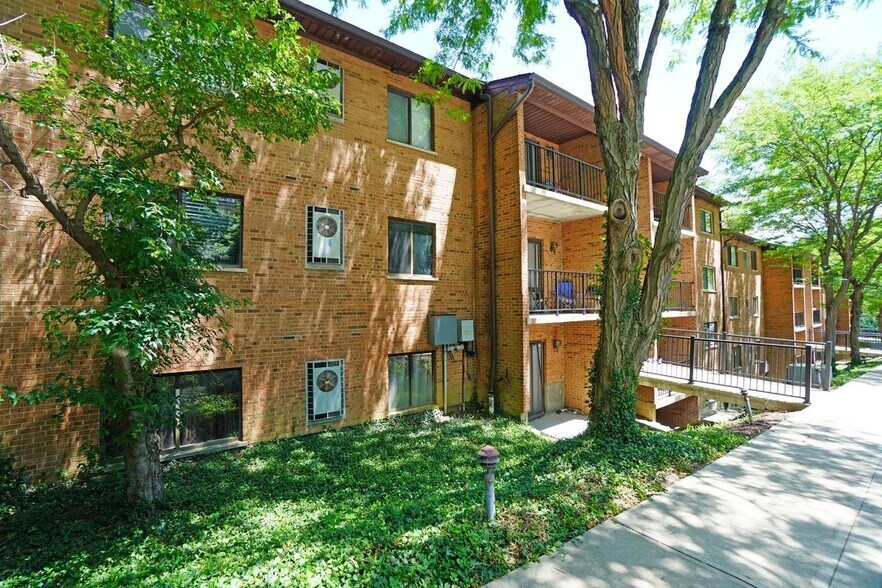 Building Photo - 521 Martin Luther King Dr W