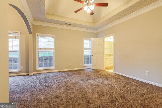 Building Photo - 329 Westhill Dr