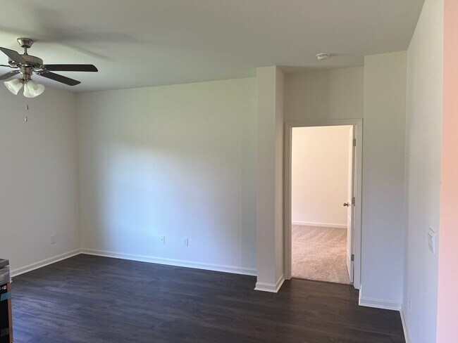 Building Photo - Newer 4BR / 2BA One-Level Home – Granite, Stainless Appliances, Large Backyard, Cul-de-Sac