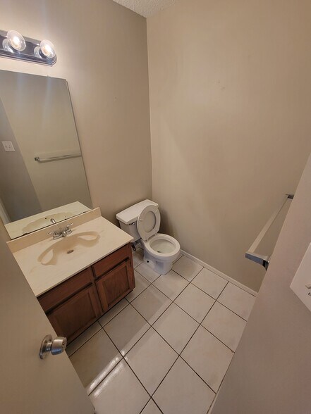 Building Photo - 612 Lillard Rd