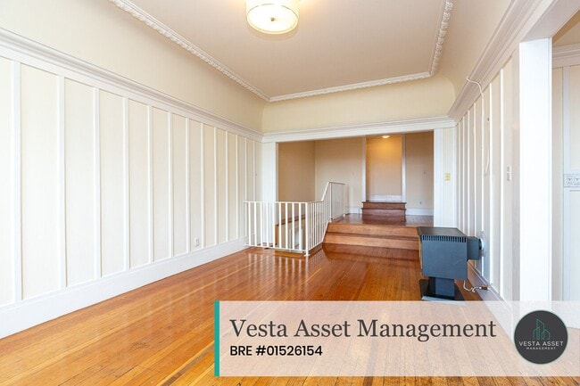 Building Photo - 301-303 Corbett Avenue