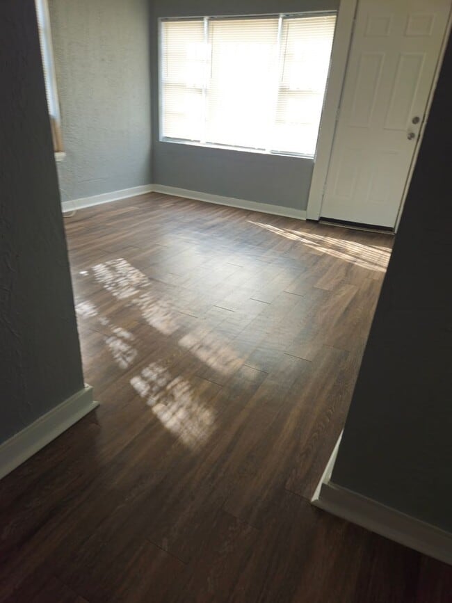Building Photo - Available now!!! THIS PROPERTY IS SECTION 8 FRIENDLY!